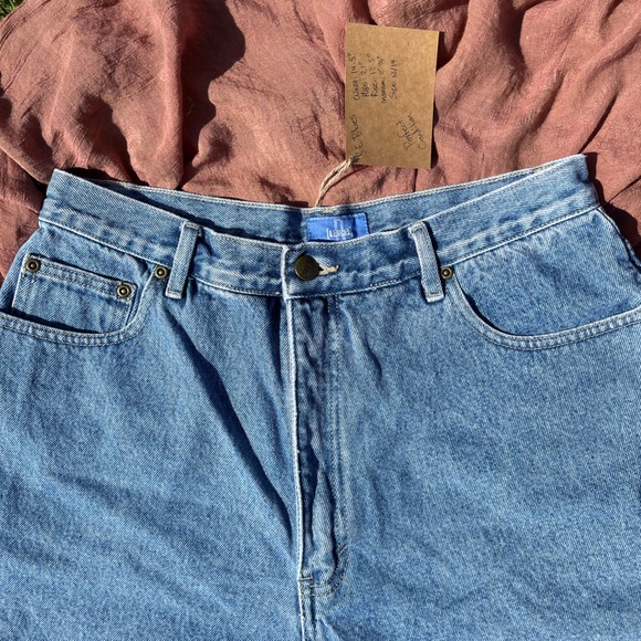 B.E. Blues. Jean Shorts - Picture 4 of 5